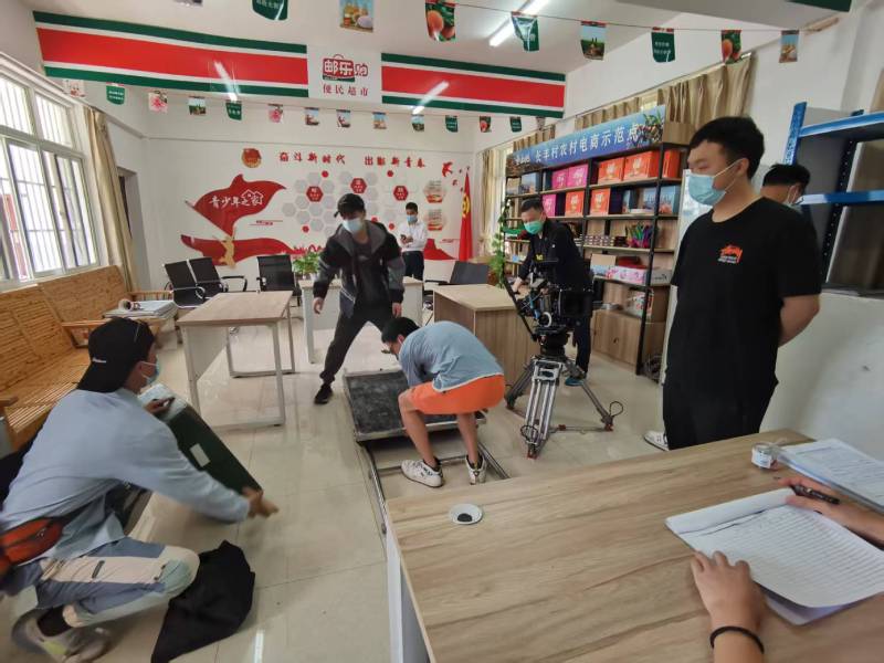 追星女孩心理学分析报告：滴道区广告片拍摄公司揭秘饭圈应援式传播逻辑